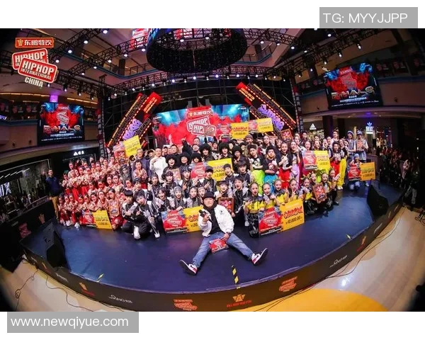 武汉街舞队在世界攀岩锦标赛中的力量与技巧完美结合的精彩点评 武汉街舞队在世界攀岩锦标赛中的力量与技巧完美结合的精彩点评